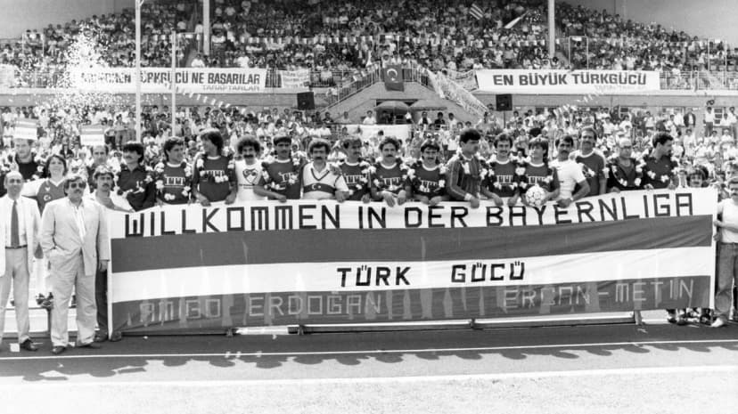 Zeitungsausschnitt: Derby gegen TSV 1860 im Grünwalder Stadion